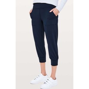 Lululemon Athletica Align Jogger Crop Pants in True Navy Size 12